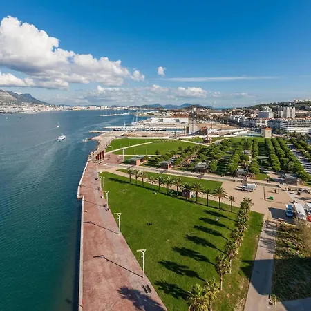 Neuf, 2 Chambres, Confort, Ascenseur,wifi....à Pied De La Marina Appartement La Seyne-sur-Mer